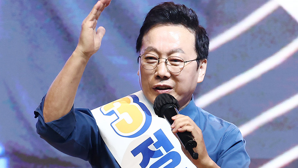 정봉주 1위 돌풍…김민석 강선우 ‘명심 후보’ 힘 못쓰는 이유는