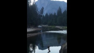 Badass Skinny immersione, salto dalla scogliera al parco nazionale di Yosemite