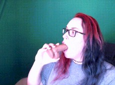 #oral #dildo #tease #flirt #meow #kitty #rose #transgender #casual #red #twitch #streamer gif