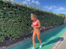 pantiless running gif