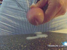 Trianon cumshot #040 gif