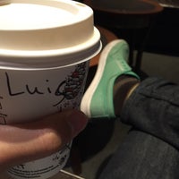 Foto diambil di Starbucks oleh Luis R. pada 9/27/2015