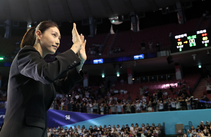 인사하는 김연경. 연합뉴스