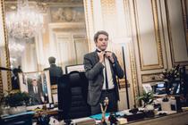 Gabriel Attal dans son bureau du ministère de l'Education nationale, le 27 novembre.