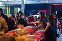 Distribution alimentaire contre la précarité étudiante, à Paris, le 27 mars 2021.