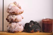 Le pan de muerto est une recette incontournable du Día de los Muertos, célébré tous les 2 novembre au Mexique.