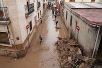 Les dégâts toujours visibles dans les rues de Catarroja, dans la région de Valence, le 8 novembre 2024. 