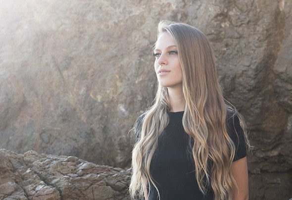 Nora En Pure