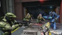 John-117 engaging Sangheili Minors and Unggoy Minors aboard Cairo Station.