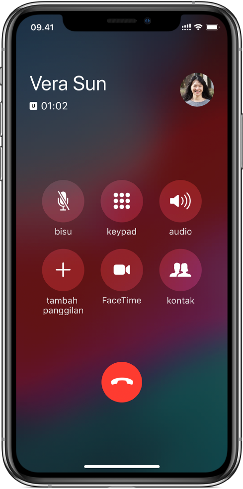 Layar Telepon menampilkan tombol untuk pilihan saat Anda melakukan panggilan. Di baris atas, dari kiri ke kanan, adalah tombol bisukan, keypad, dan speaker. Di baris bawah, dari kiri ke kanan, adalah tombol tambah panggilan, FaceTime, dan kontak.