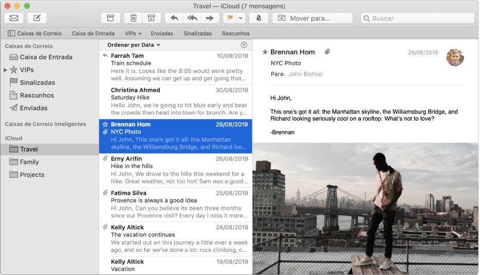 Barra lateral na janela do Mail mostrando várias caixas de correio de uma conta do iCloud.