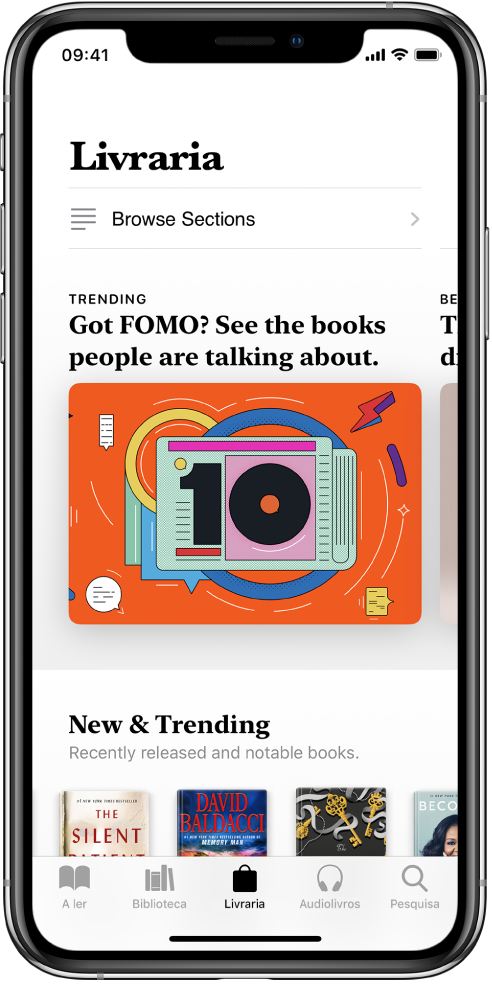 Um ecrã na Livraria, na aplicação Livros. Na parte inferior do ecrã encontram‑se os seguintes separadores, da esquerda para a direita: “A ler”, Biblioteca, Livraria, Audiolivros e Pesquisa; está selecionado o separador Livraria. O ecrã também mostra livros e categorias de livros para explorar e comprar.
