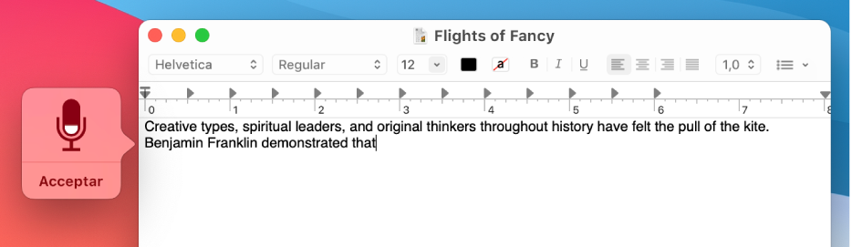 La finestra de resposta, al costat del text dictat en un document del TextEdit.