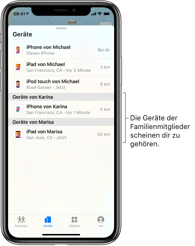 Der Tab „Geräte“ in der App „Wo ist?“. Michaels Geräte werden oben in der Liste angezeigt. Darunter befinden sich Karinas iPhone und Marisas iPad.