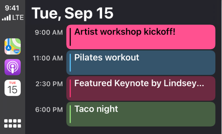 Zaslon s koledarjem v funkciji CarPlay, ki kaže 4 dogodke za torek, 15. septembra.