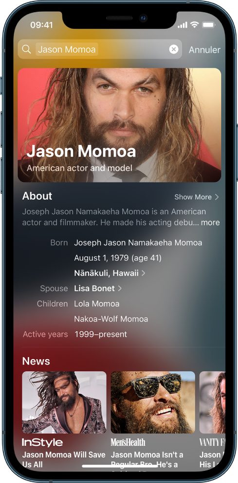 Un écran affichant une recherche sur l’iPhone. En haut de l’écran se trouve le champ de recherche avec le nom d’une célébrité. Des résultats de recherche trouvés pour le texte cible apparaissent en dessous.