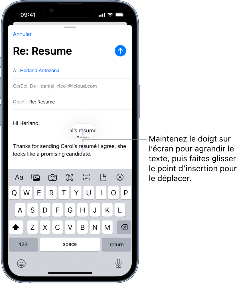 Un brouillon d’e-mail affichant le point d’insertion placé à l’emplacement où le texte doit être inséré ou modifié. Le texte autour du point est agrandi, afin de simplifier le placement du point d’insertion.