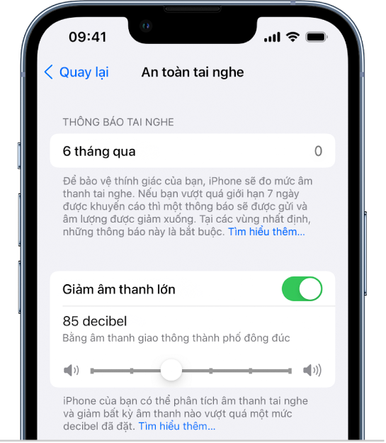 Màn hình An toàn tai nghe đang hiển thị số lượng thông báo tai nghe được gửi trong 6 tháng qua, nút để bật hoặc tắt cài đặt Giảm âm thanh lớn, một thanh trượt để thay đổi mức decibel tối đa và giới hạn decibel được chọn là 85 decibel.