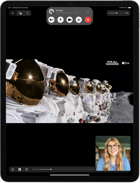 Llamada de FaceTime que muestra contenido de vídeo y los controles de SharePlay.