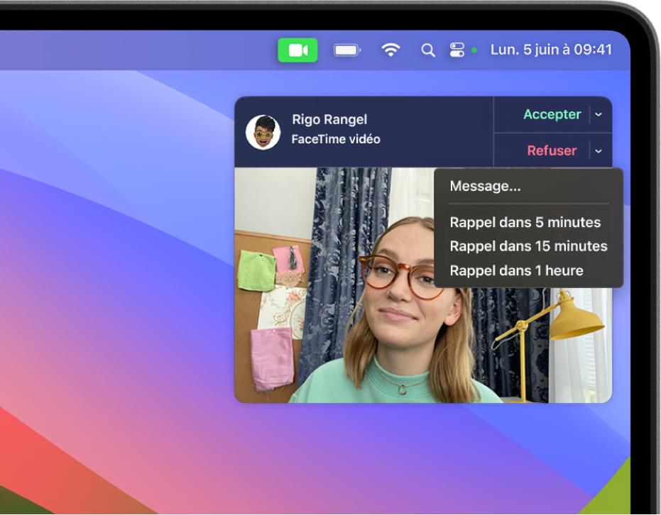 La notification dʼun appel FaceTime entrant, affichant les boutons Répondre et Refuser, et des options pour refuser lʼappel.