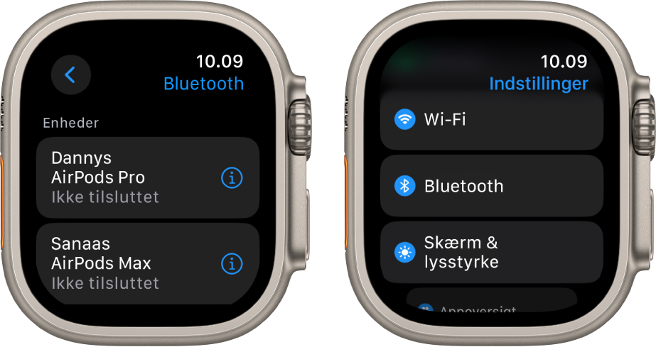 To skærme side om side Til venstre er der en skærm med to tilgængelige Bluetooth-enheder. AirPods Pro og AirPods Max; ingen af dem er tilsluttet. Til højre vises skærmen Indstillinger med knapperne Wi-Fi, Bluetooth, og Skærm & lysstyrke på en liste.