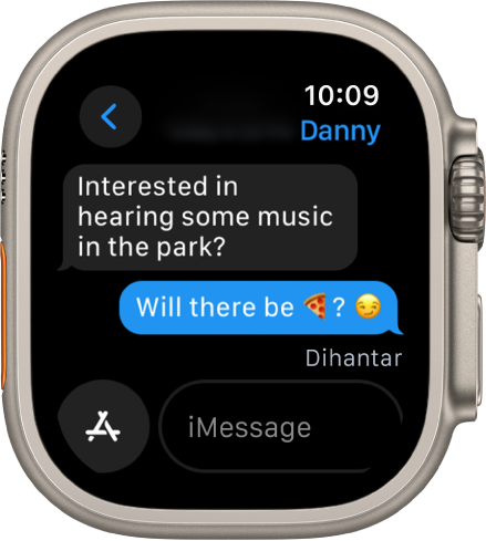 Apple Watch Ultra menunjukkan perbualan dalam app Mesej.