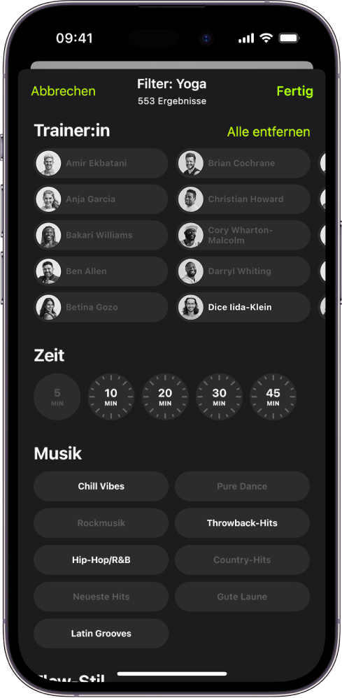 Die Apple Fitness -Anzeige mit Optionen zum Sortieren und Filtern von Trainings. Im oberen Teil der Anzeige befindet sich eine Liste der Trainer:innen. Die Zeitintervalle stehen in der Mitte der Anzeige. Darunter siehst du eine Liste der Musikgenres.