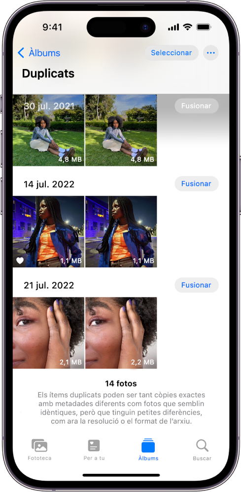 La pantalla “Duplicats”, en què es mostren les fotos duplicades l’una al costat de l’altra. A la part dreta de la pantalla hi ha els botons “Fusionar” per fusionar cada un dels parells de fotos duplicades.
