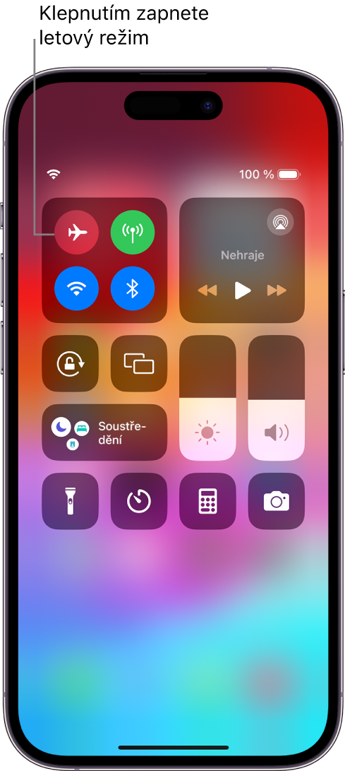 Obrazovka Ovládacího centra, na které je vidět, že letový režim lze zapnout klepnutím na tlačítko vlevo nahoře