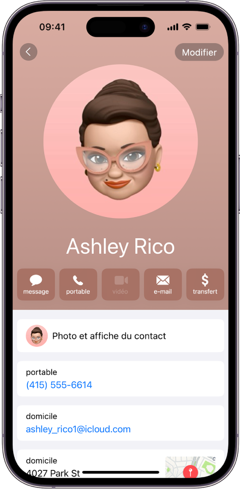 Une fiche de contact dans l’app Contacts.