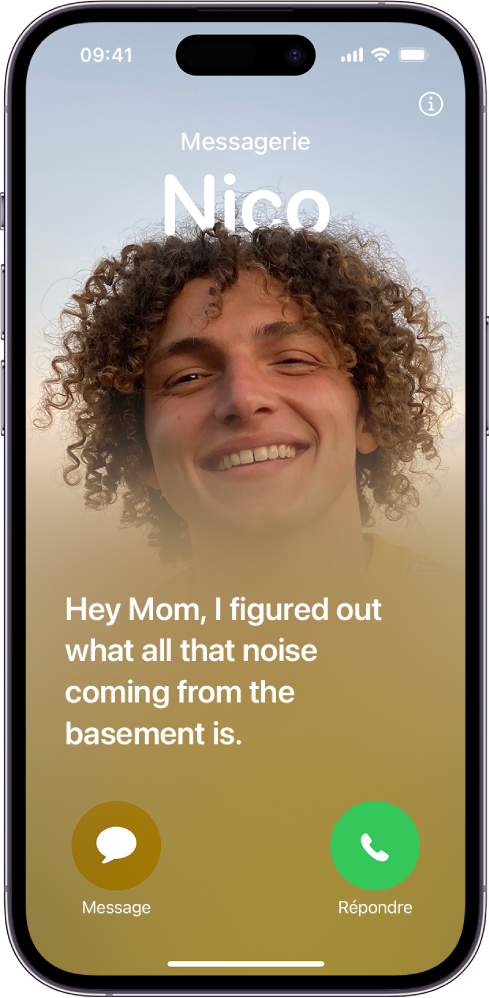 La transcription d’un message en direct se trouve sur l’écran d’appel de l’iPhone. En bas de l’écran se trouvent les boutons pour envoyer un message ou accepter l’appel.