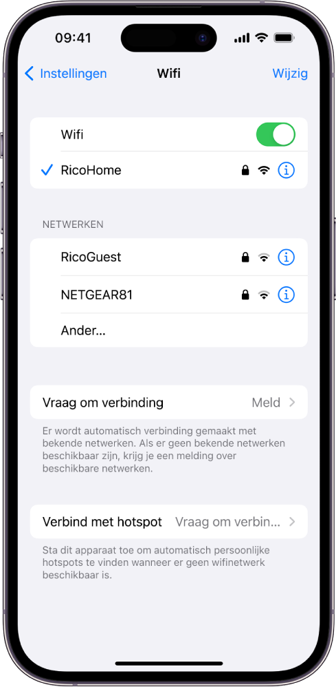 Het scherm met wifiopties in Instellingen. 'Wifi' is ingeschakeld en een netwerk is geselecteerd.