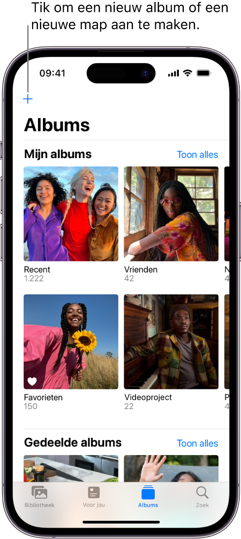 De tab 'Albums' onder in het scherm is geselecteerd en in het scherm 'Albums' is een aantal albums onder 'Mijn albums' en 'Gedeelde albums' te zien. Naast de kop 'Mijn albums' staat de knop 'Toon alles'. Linksboven in het scherm bevindt zich de knop met het plusteken.