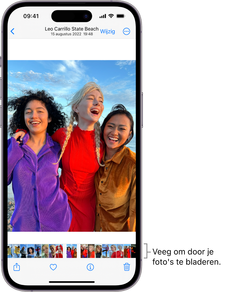 Een foto met miniaturen van andere foto's onder in het scherm. Linksbovenin staat een terugknop waarmee je teruggaat naar de weergave waarin je aan het bladeren was. Onder in het scherm zie je de knoppen 'Deel', 'Leuk' en 'Verwijder'. Rechtsbovenin staat de knop 'Wijzig'.