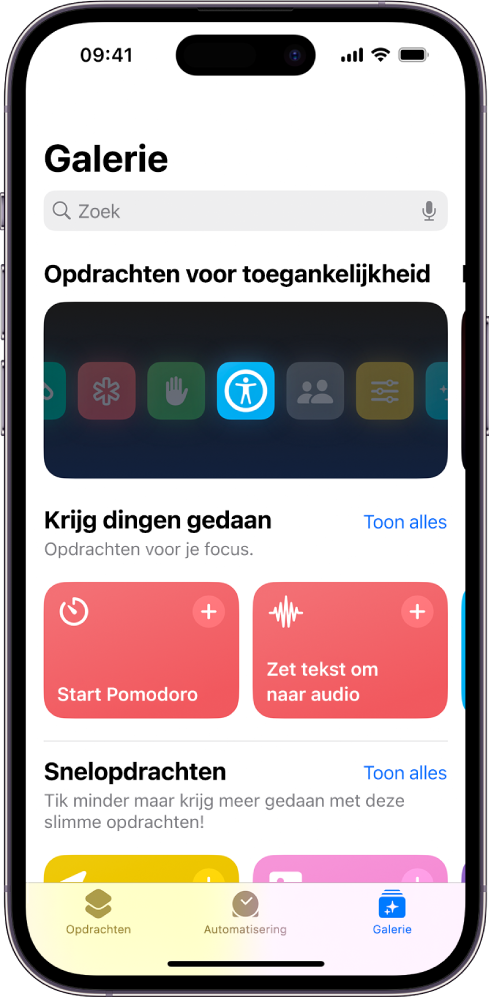 Het scherm 'Galerie' in de Opdrachten-app, met het zoekveld bovenaan. Daaronder staan drie galerieën: 'Opdrachten voor toegankelijkheid', 'Krijg dingen gedaan' en 'Snelopdrachten'. Onder in het scherm staan de knoppen 'Opdrachten', 'Automatisering' en 'Galerie'. 'Galerie' is geselecteerd.