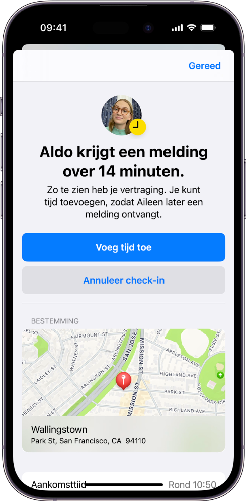 Een check‑inscherm waarop staat aangegeven dat iemand anders over 14 minuten een melding krijgt. Daaronder staan opties om de tijd te verlengen of de check‑in te annuleren. Onderin staat een kaart met de huidige locatie.