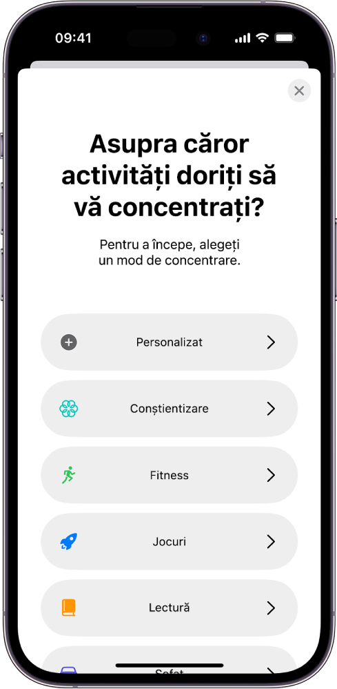 Ecranul de configurare a unui mod de concentrare pentru una dintre opțiunile suplimentare furnizate, inclusiv Personalizat, Șofat, Fitness, Jocuri, Conștientizare și Lectură.