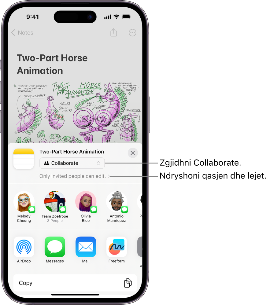 Një ftesë për bashkëpunim te një vizatim te Notes, që tregon Collaborate për opsionin e ndarjes dhe “Only people you invite can edit” si cilësimet e hyrjes dhe lejes. Katër marrës të mundshëm, duke përfshirë një grup, formojnë një rresht poshtë tij. Rreshti i poshtëm ofron mënyra të ndryshme për të ndarë shënimin: AirDrop, Messages, Mail dhe Freeform.