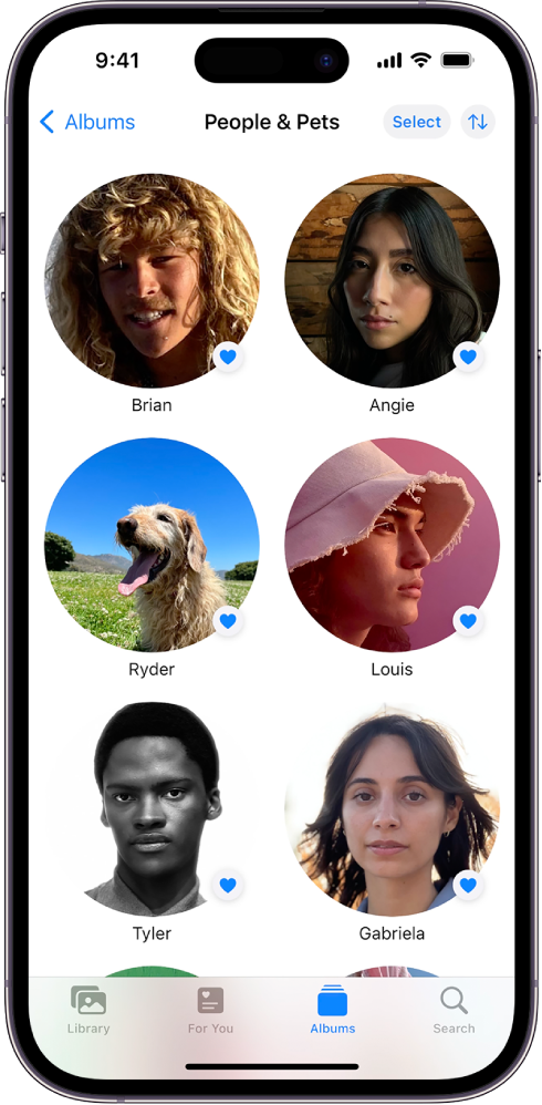 Екран People & Pets у апликацији Photos. На дну екрана је изабрана картица Albums.