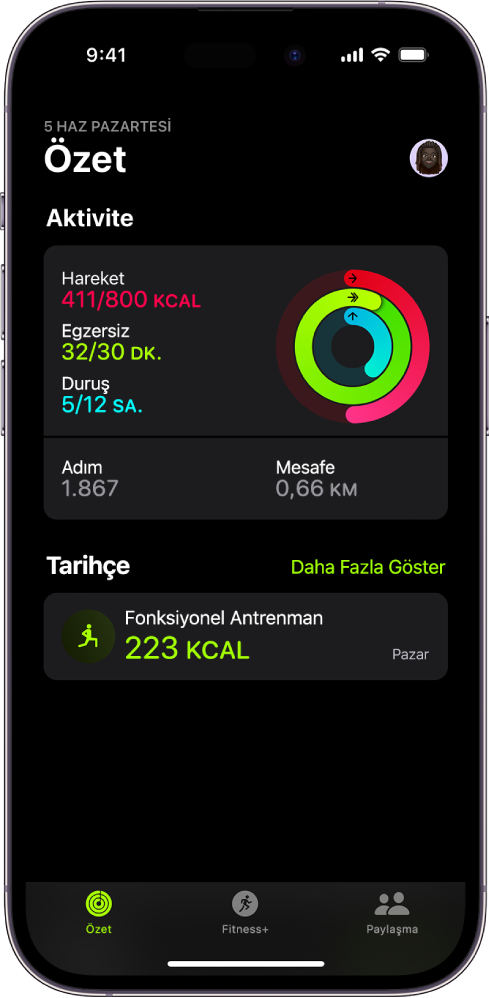 Fitness’taki Özet ekranı Aktivite, Geçmiş ve Antrenör İpuçları alanlarını gösteriyor.