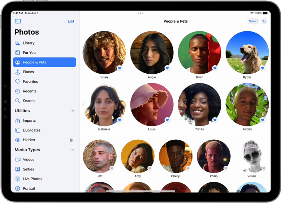 The People & Pets screen in the Photos app.