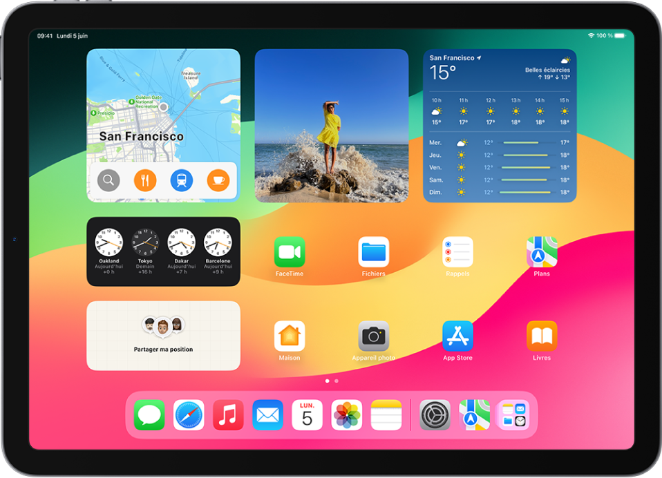 Le widget Plans, d’autres widgets ainsi que des icônes d’app sur l’écran d’accueil d’un iPad.