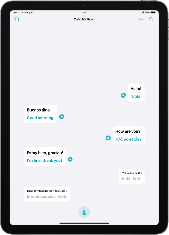 Tab Cuộc hội thoại, đang hiển thị các bong bóng trò chuyện và bản dịch của chúng.