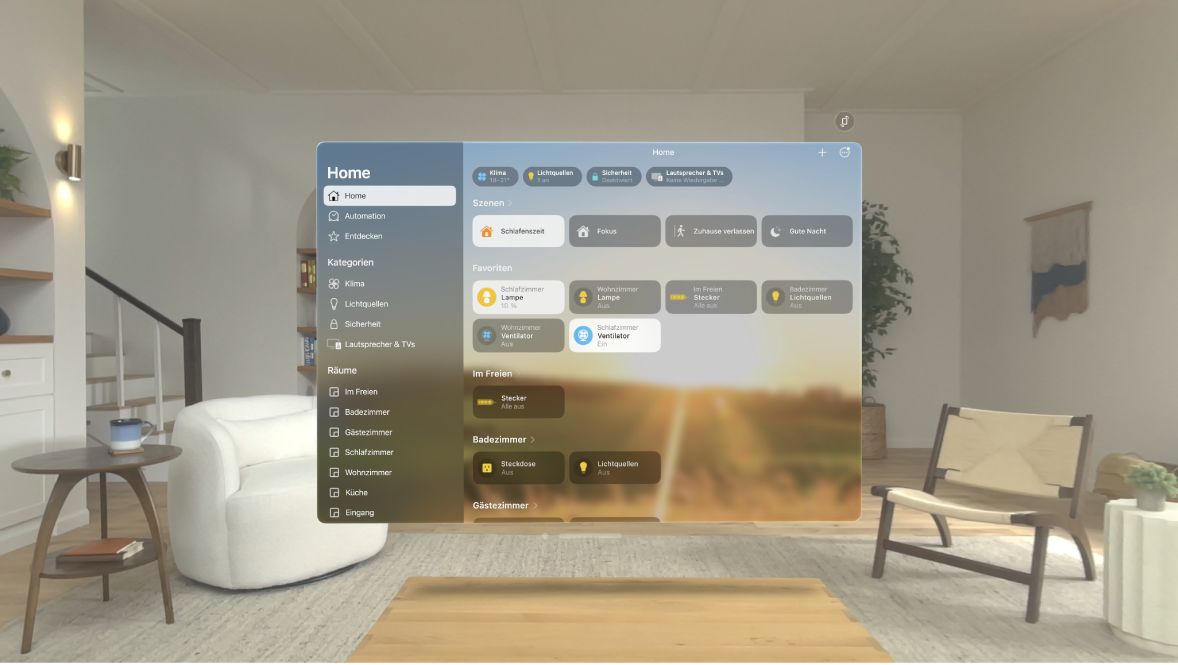 Die App „Home“ auf der Apple Vision Pro. Sie zeigt ein Zuhause mit Geräten, die nach Kategorien und Räumen sortiert sind.