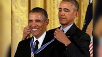 Barack Obama Gives Himself a Medal In Self-Loving Memes