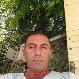 Artur, 48, 