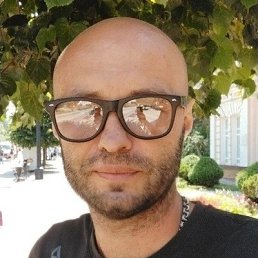 Michail, 40, 