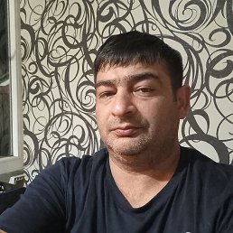 Hakan, 43, 