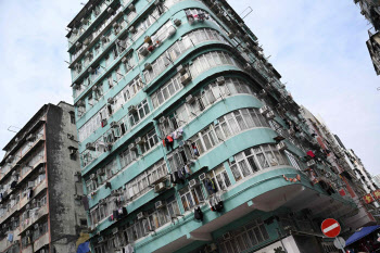 홍콩, 외국인이 살기에 가장 비싼 도시 1위…서울은?