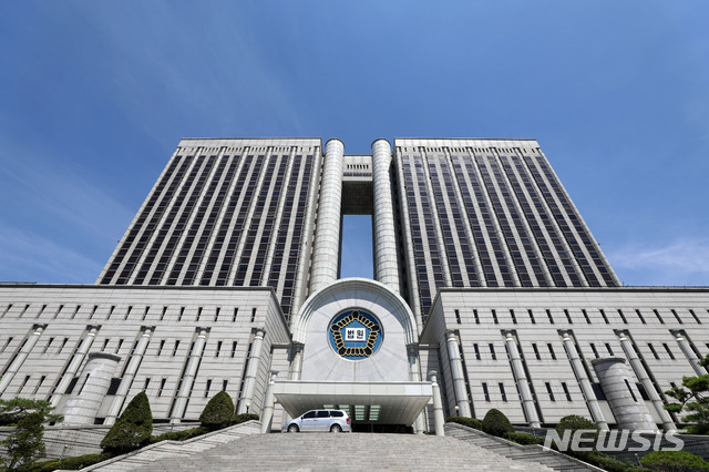 [서울=뉴시스]신군부에 맞서 헌법을 새로 만들자며 결성한 제헌의회(CA) 그룹에서 활동했다는 이유로 국가보안법 위반 혐의로 실형을 선고받았던 민병두 보험연수원장이 항소심에서도 무죄를 선고받았다. (사진=뉴시스DB) 2024.07.07.